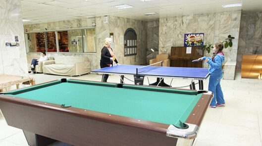 Бильярд и теннис