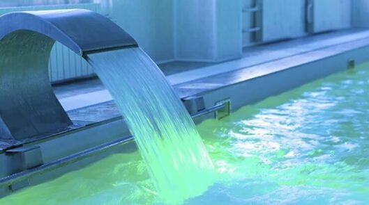 Крытый бассейн